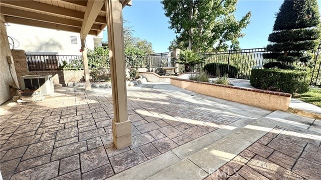 Building Photo - 16208 Peppertree Ln