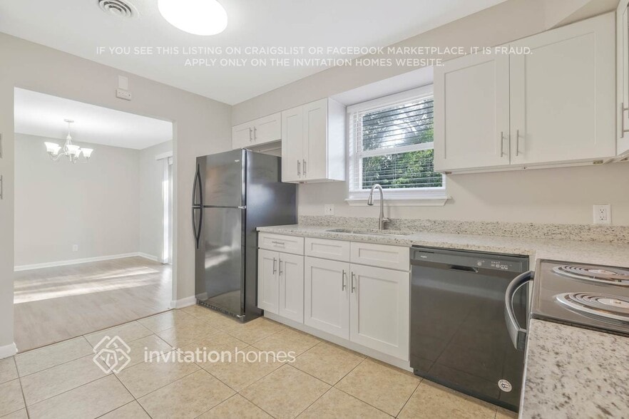 Building Photo - 5020 Chivalry Dr