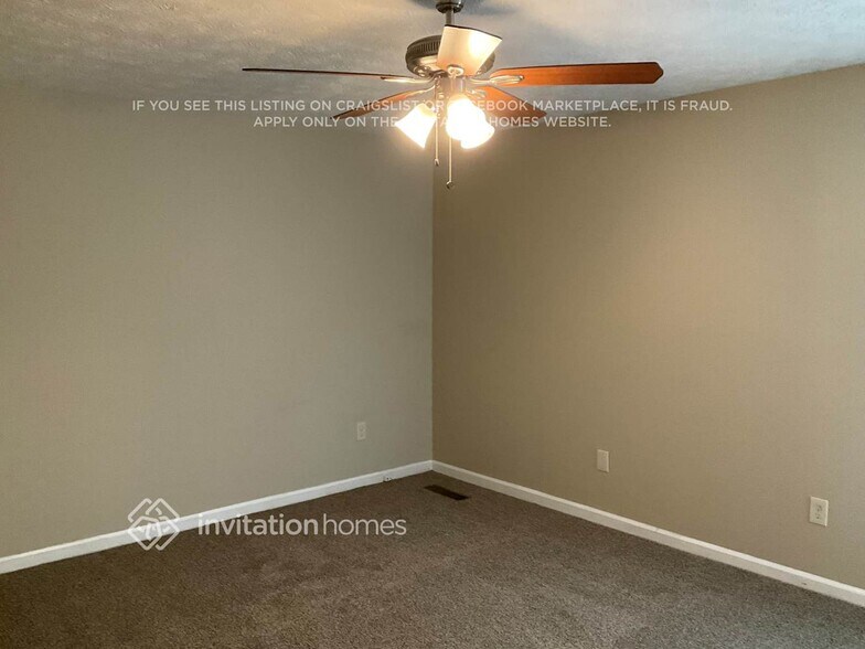Building Photo - 3000 Meadow Ct