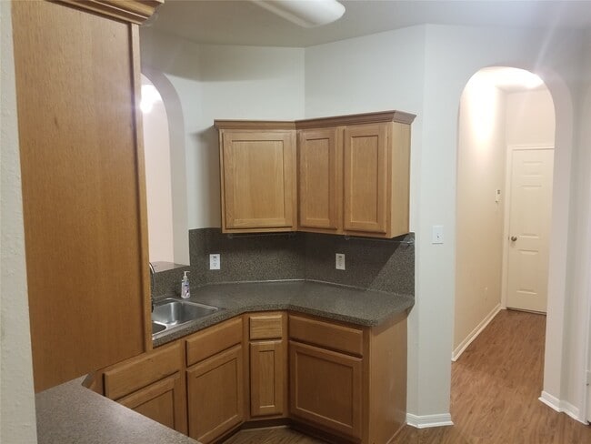 Building Photo - 2406 Hawks Rd