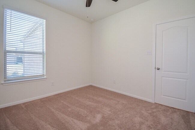 Building Photo - 17327 Rock Willow Ln