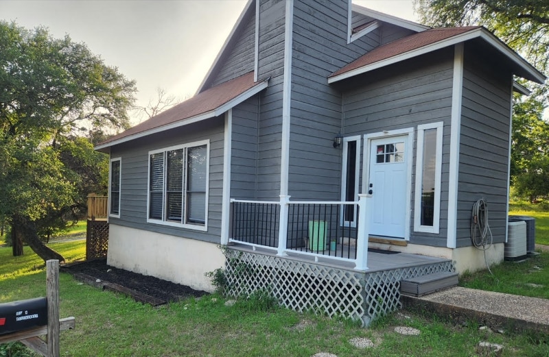 Building Photo - 305 Forest Dr