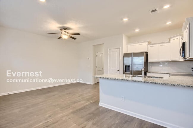 Building Photo - 307 Raines Ct