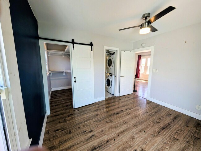 Building Photo - 4778 W Mountain View Dr