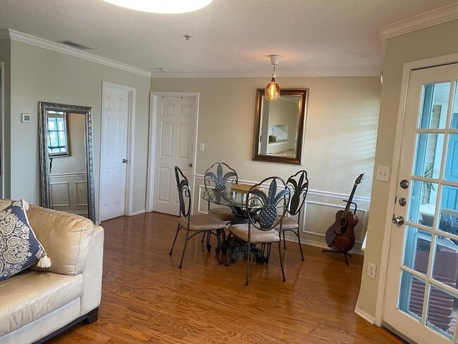 Building Photo - 1000 W Horatio St