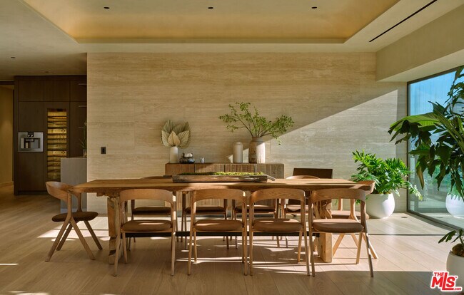 Building Photo - 10445 Wilshire Blvd