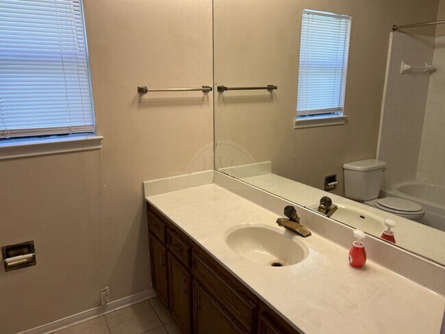 Building Photo - 101 Nancy Dr