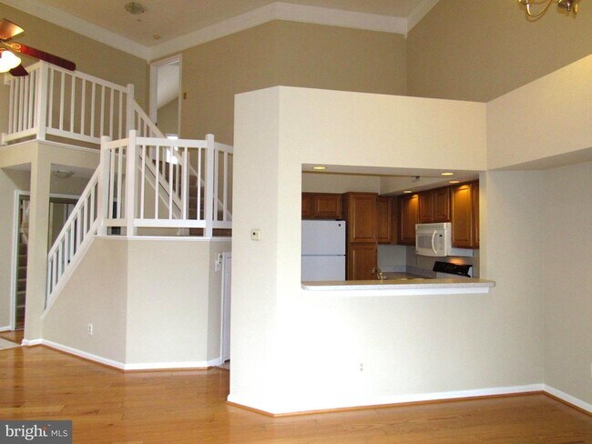Building Photo - 6944 Ellingham Cir