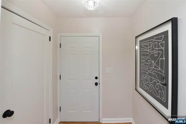 Building Photo - 16 Liberty St