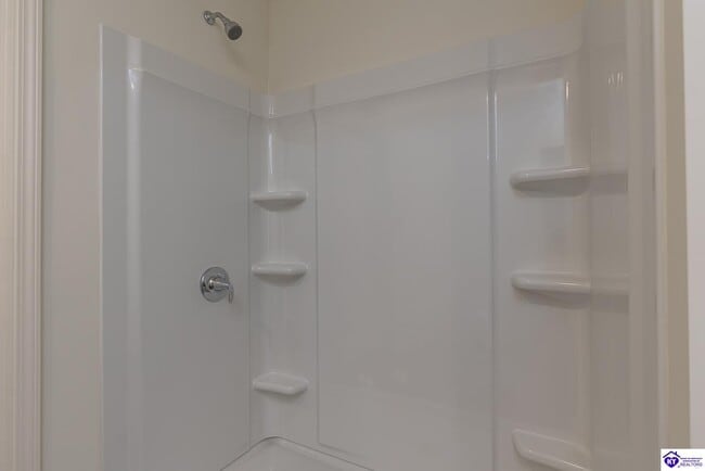 Building Photo - 557 Pinehurst Dr