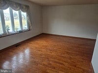 Building Photo - 524 Longshore Ave