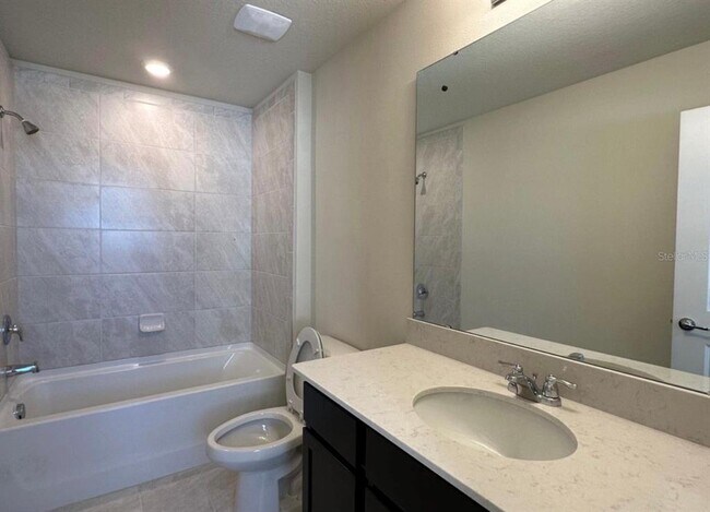 Building Photo - 5322 Royal Point Ave