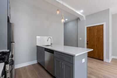 Building Photo - 454 W Belden Ave