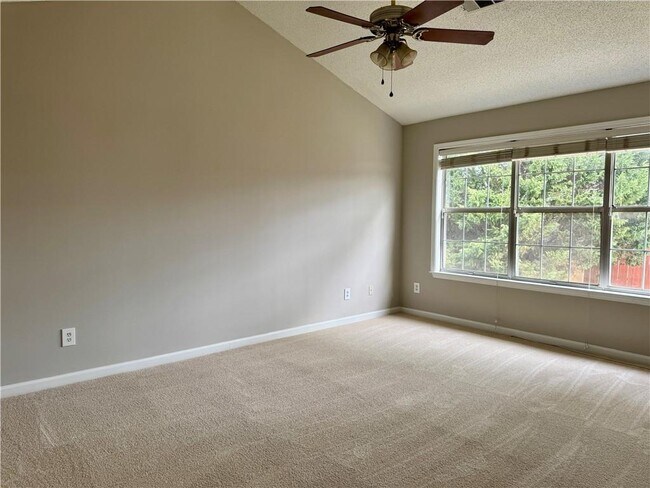 Building Photo - 11655 Carriage Park Ln