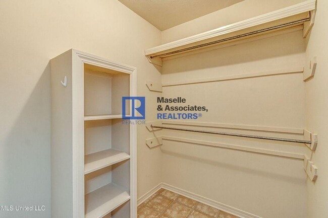 Building Photo - 3 Bed/2 Bath Home in Castlewoods in Brandon
