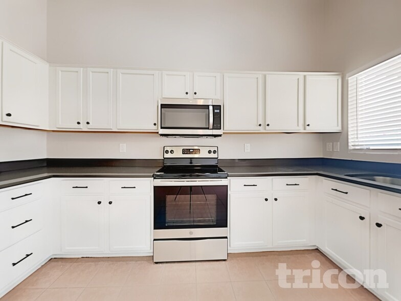 Building Photo - 14336 N 154th Ln