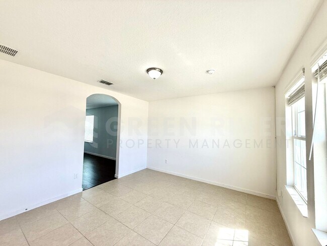 Building Photo - Room to Live, Space to Thrive! Stunning 6BR Home with Solar, Upgrades & Screened Lanai in Macclen...