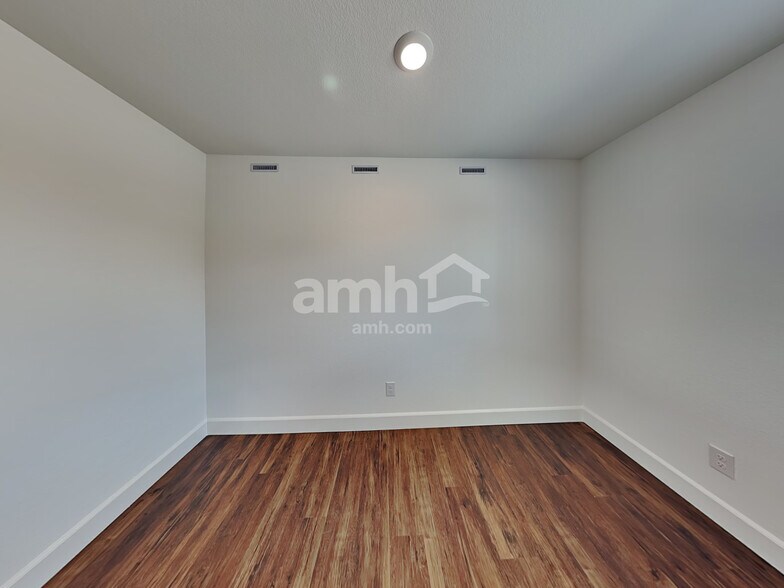 Building Photo - 10436 Bee Balm St