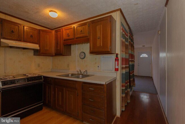 Building Photo - 48 Turf Ln