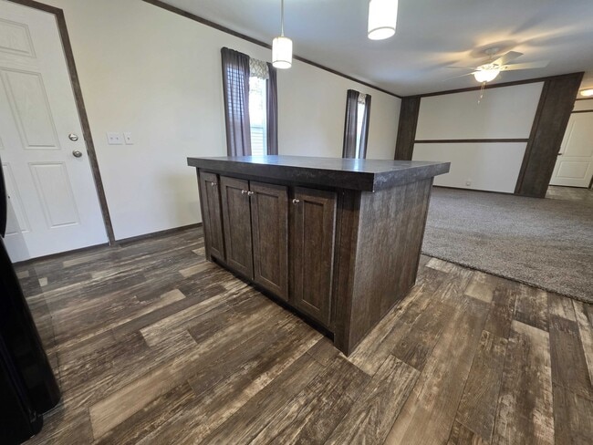 Building Photo - 3648 Chestnut St