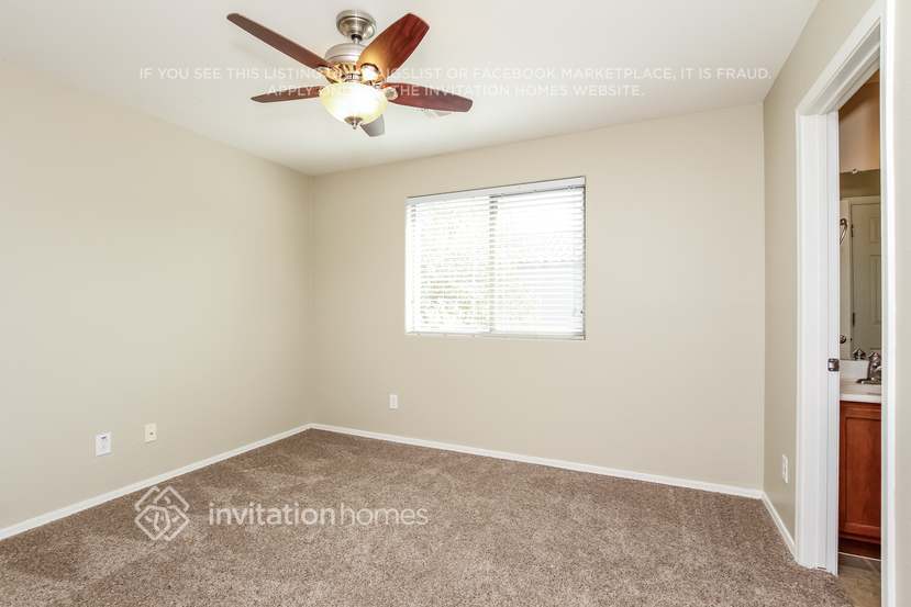 Building Photo - 5753 W Siesta Way