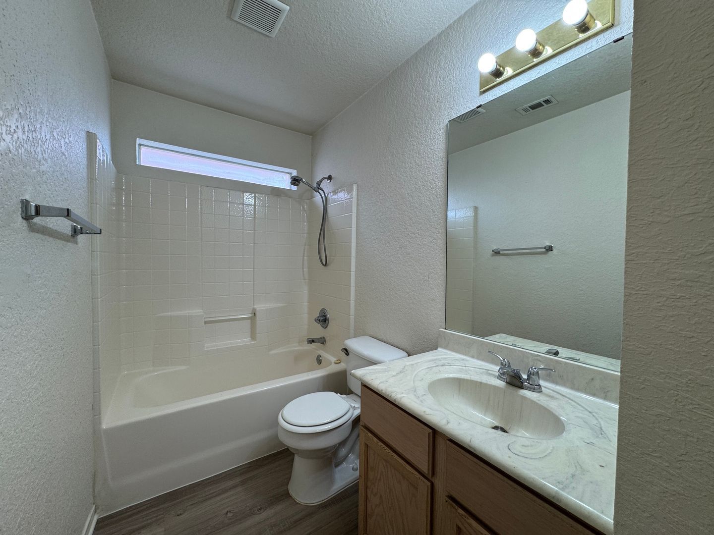 Building Photo - 1606 Dugger Cir