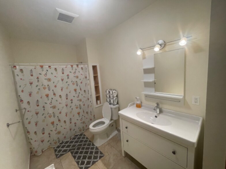 Building Photo - 34 Franklin St