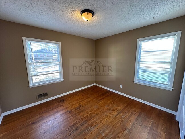 Building Photo - 7716 Crisp Ave