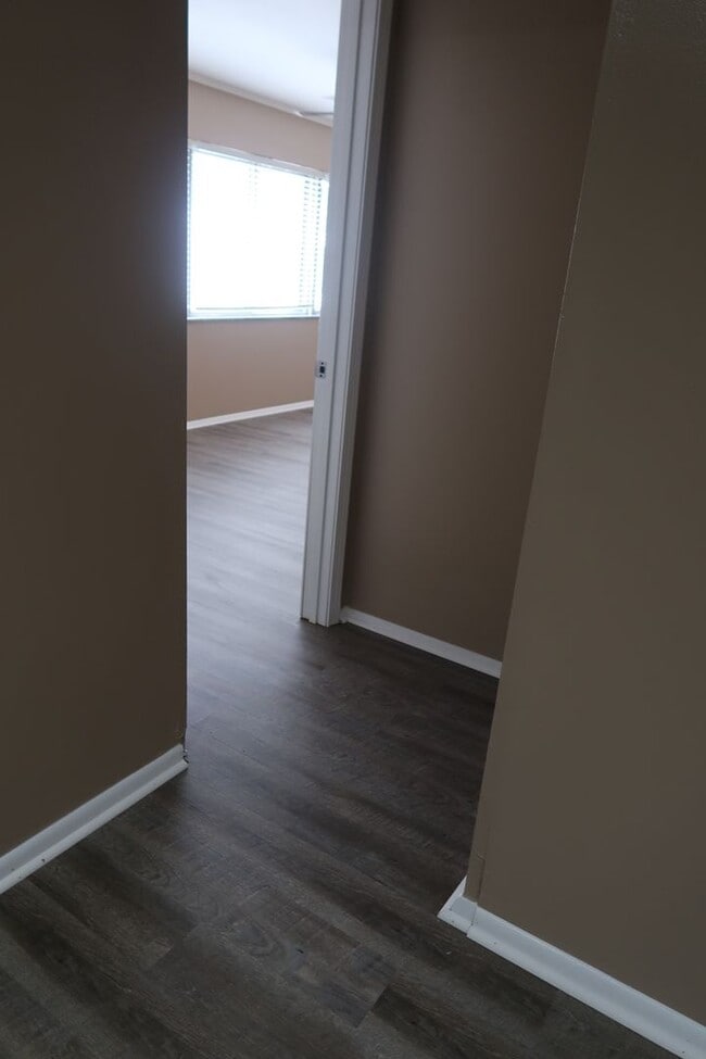 Building Photo - Lake Terrace #4. 3BD/1BA  Very spacious condo on Lake Avenue!  $2700 per month includes assigned ...