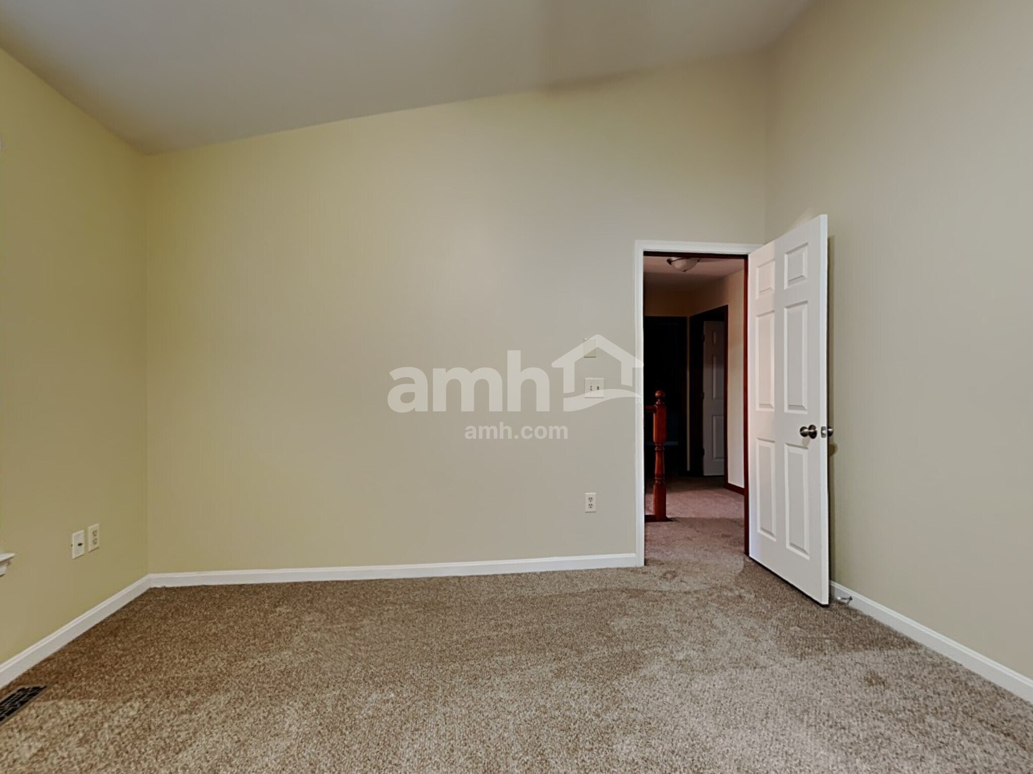 Building Photo - 8518 Woodcreek Dr