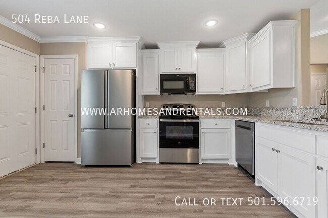 Building Photo - 504 Reba Ln