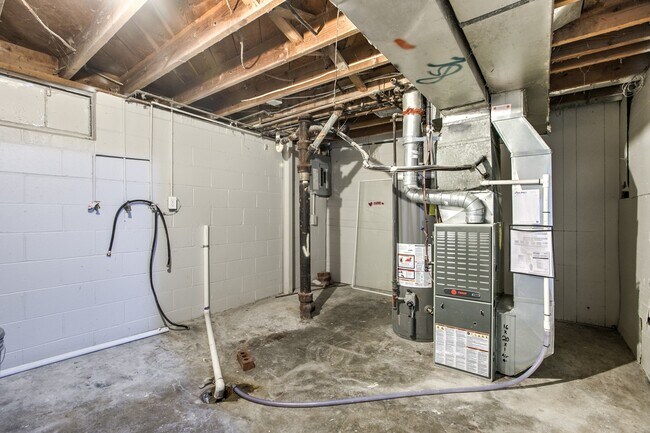 Building Photo - 3 bedroom house coming soon!