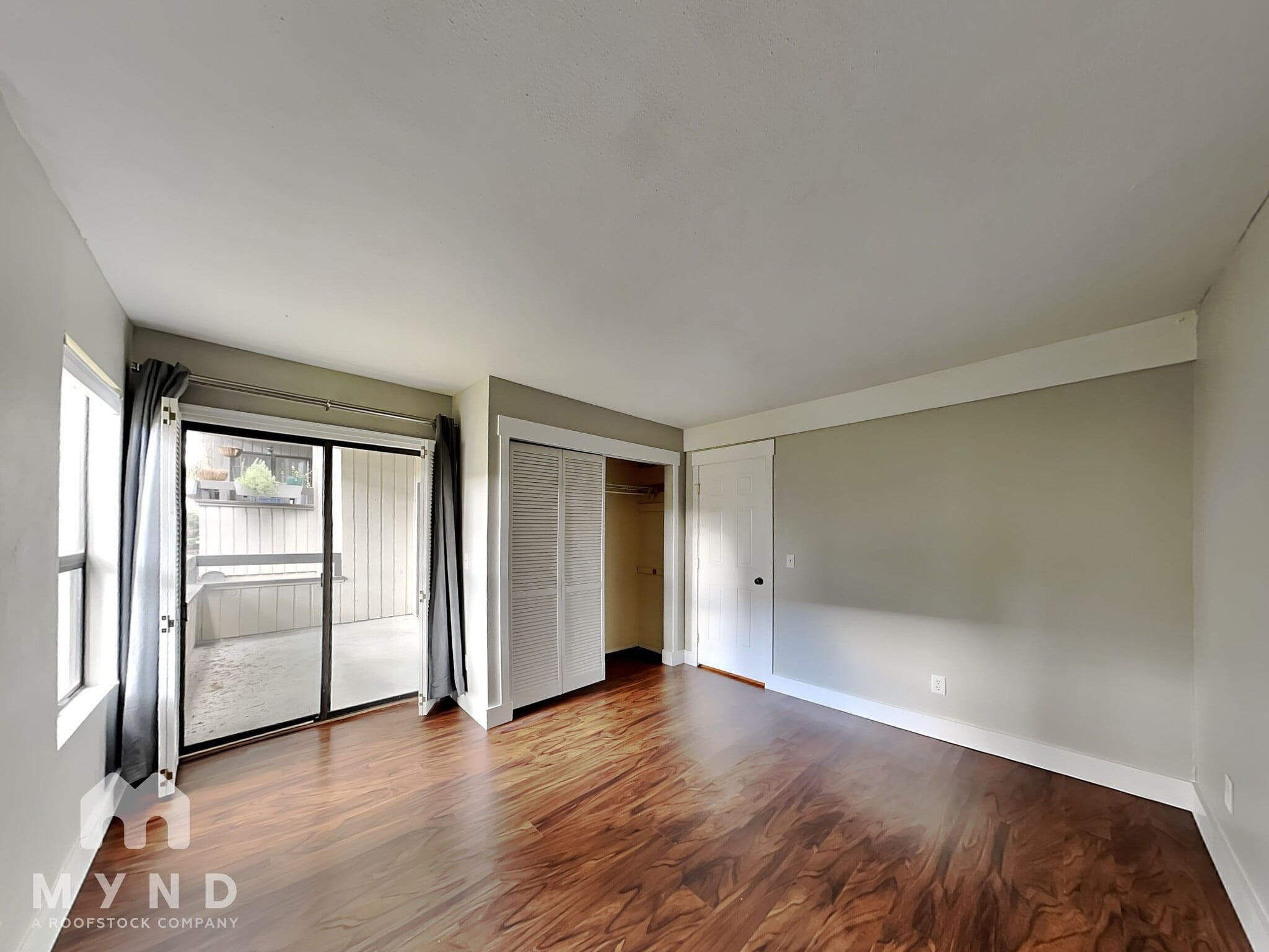 Building Photo - 10905 NE 35th Pl