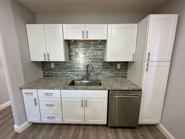 Building Photo - Beautifully rehabbed unit in Tower Grove S...