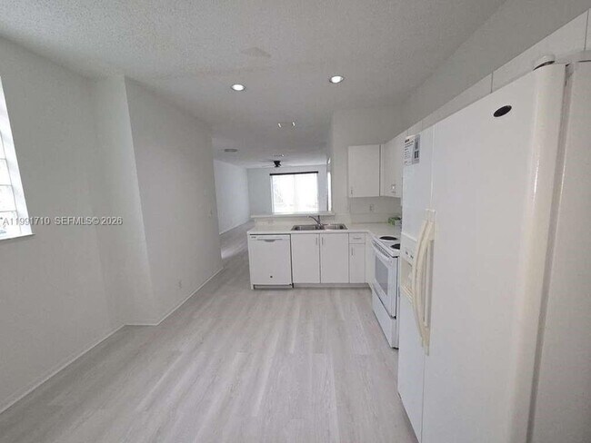 Building Photo - 3665 San Simeon Cir