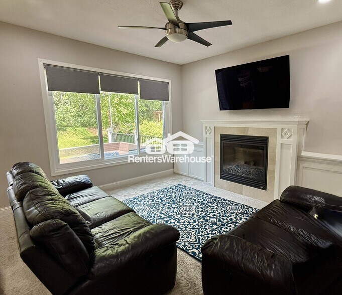 Building Photo - 16996 Hanover Ln