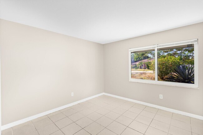 Building Photo - Apartment for rent