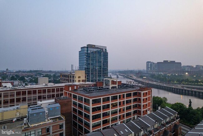 Building Photo - 2429 Locust St