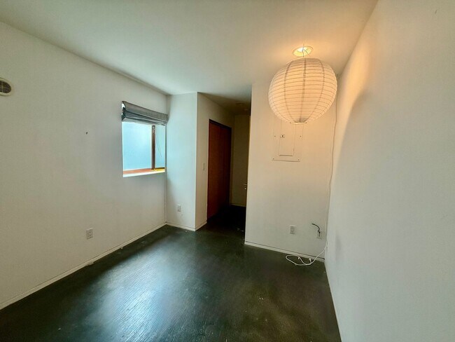 Building Photo - Judkins Park MIL Apartment