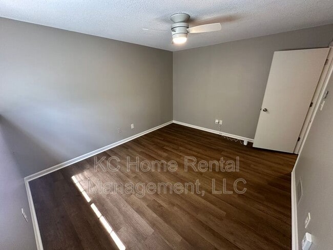 Building Photo - 8640 N Hull Ave