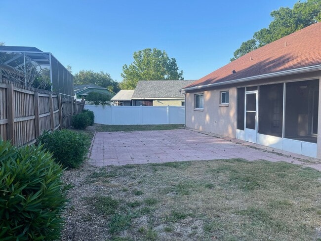 Building Photo - MOVE IN FEB 24TH!      4 Bedroom Valrico home with no carpet and a fenced yard