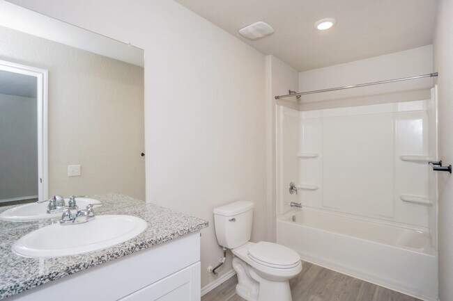 Building Photo - 703 Vermilion