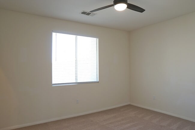 Building Photo - 423 Copper Canyon Rd