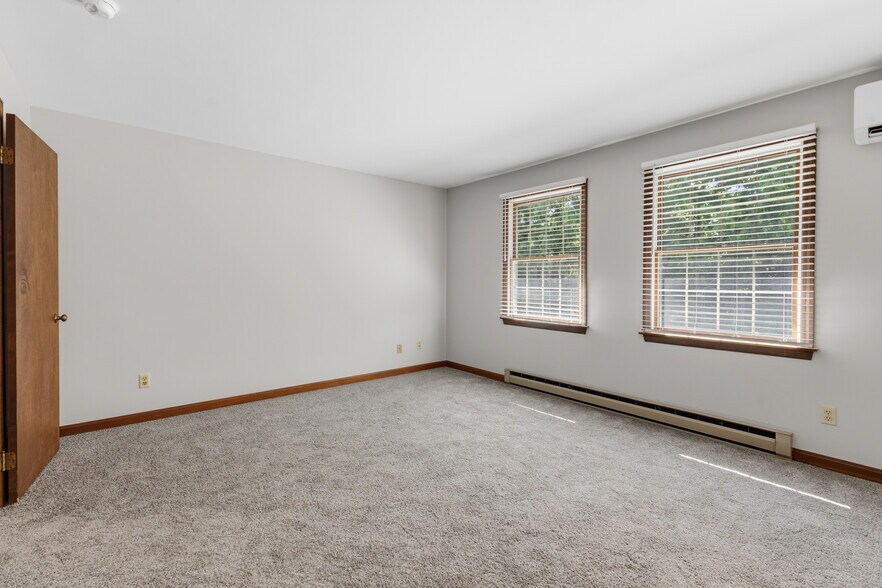 Building Photo - 630 Galen Dr