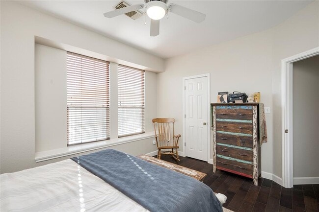 Building Photo - 2729 Kinney Oaks Ct