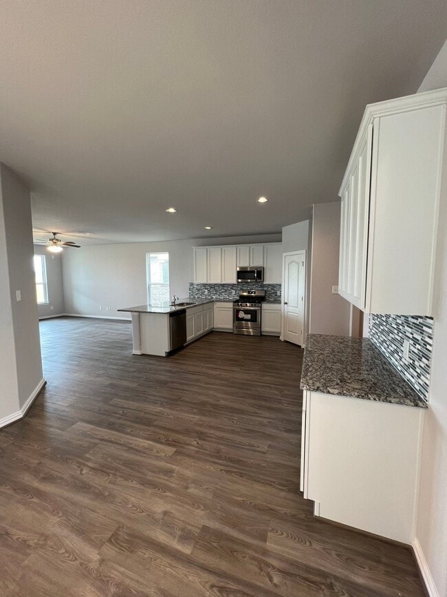 Building Photo - 15446 Islandview Ln