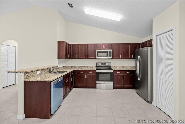 Building Photo - 8736 98th Ct
