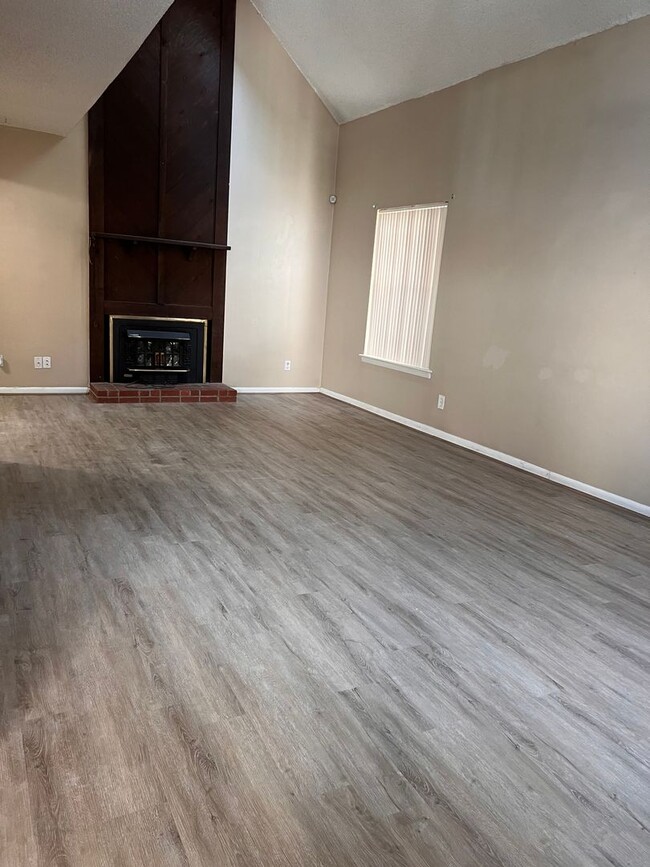 Building Photo - 3 bed 2 bath in Virginia Beach