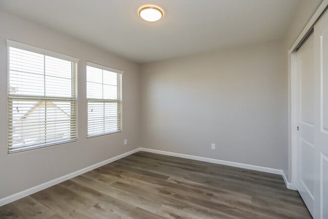 Building Photo - 6845 E Peralta Cir