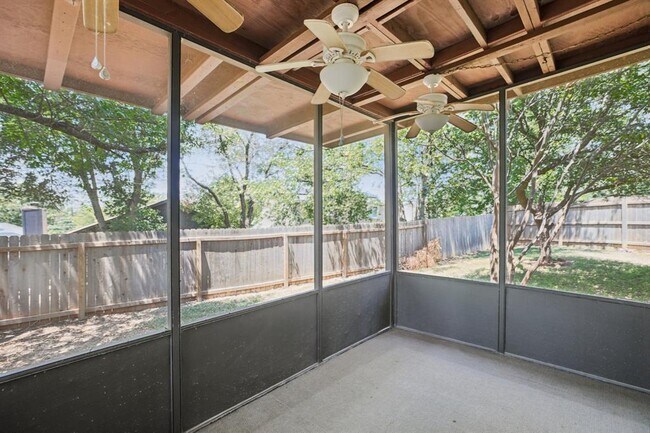 Building Photo - 1300 Tuxford Cove